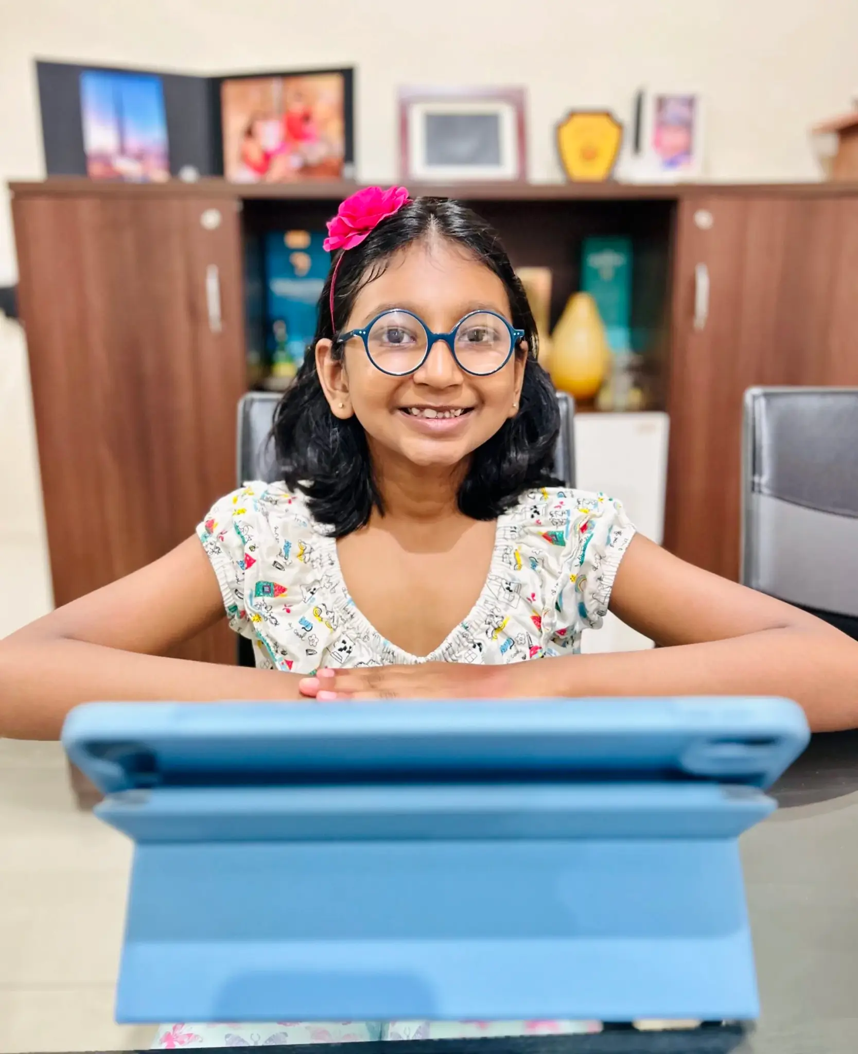 Miss Kanira Gupta, Worlds Youngest Chief Editor of magazines The KK Times and The Qurious Atom