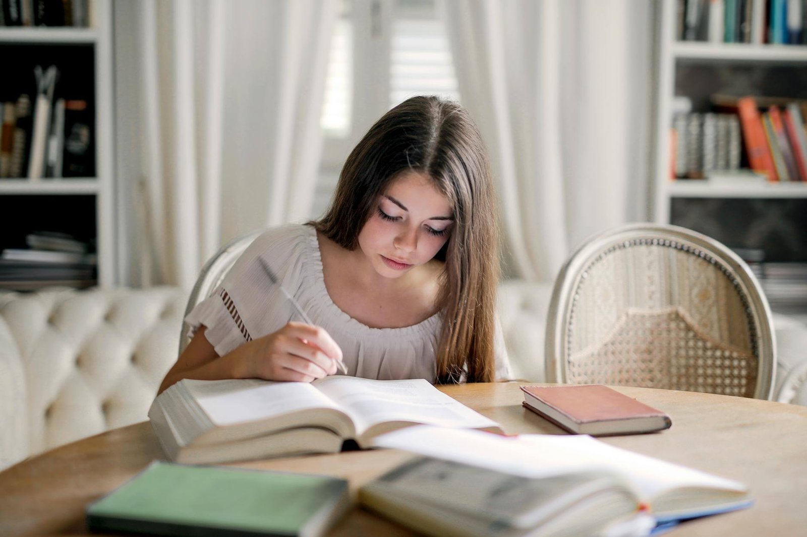 How Reading and Writing Boost Your Mind